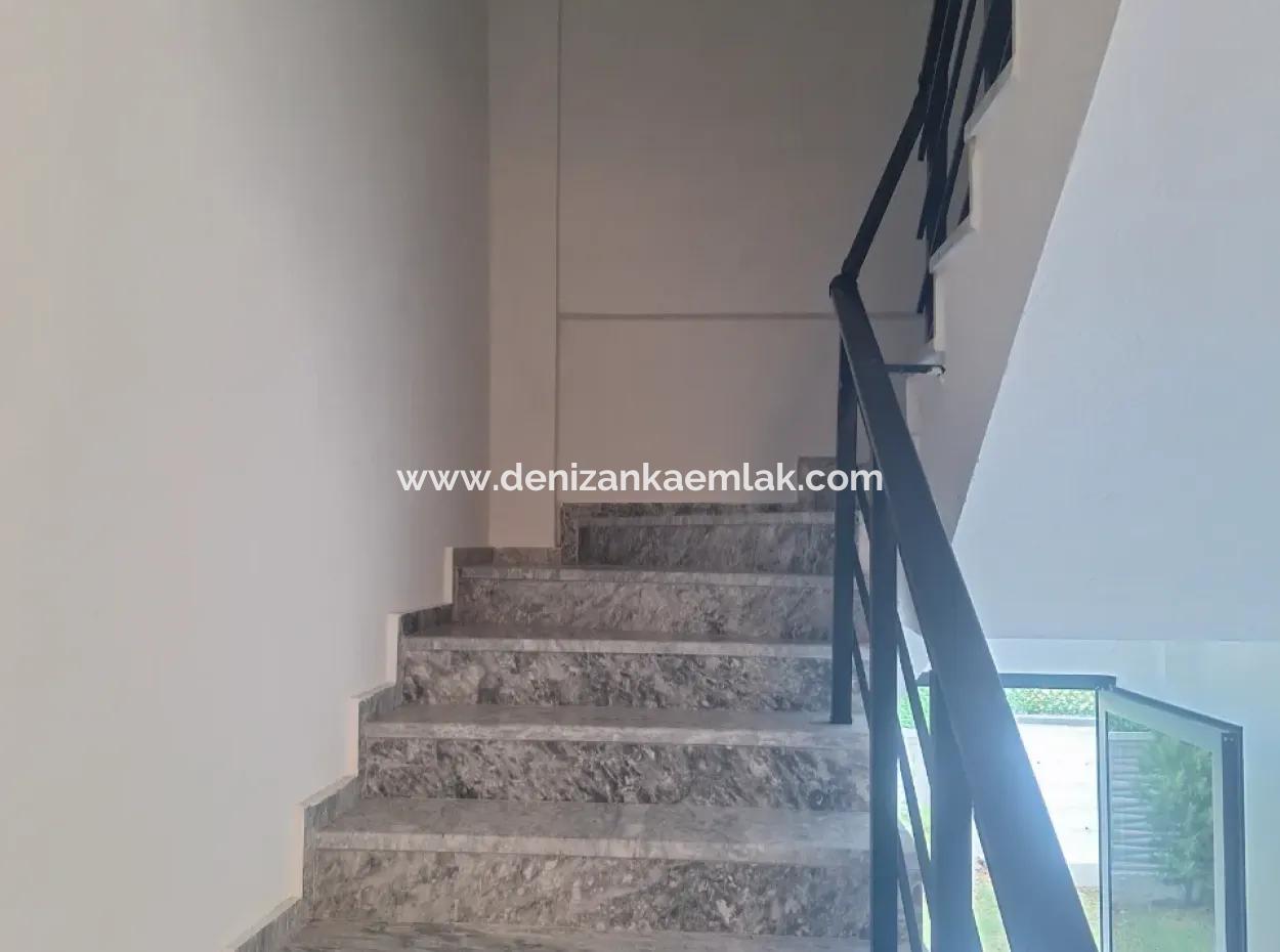 Dalaman Hürriyet Mah Zu Verkaufen 1 1 Geräumige Wohnung