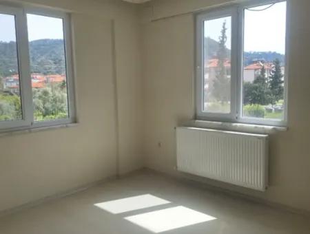 Ortaca Çaylı Mah Geräumige Wohnung Mit 3 1 Kalorifer Zu Vermieten